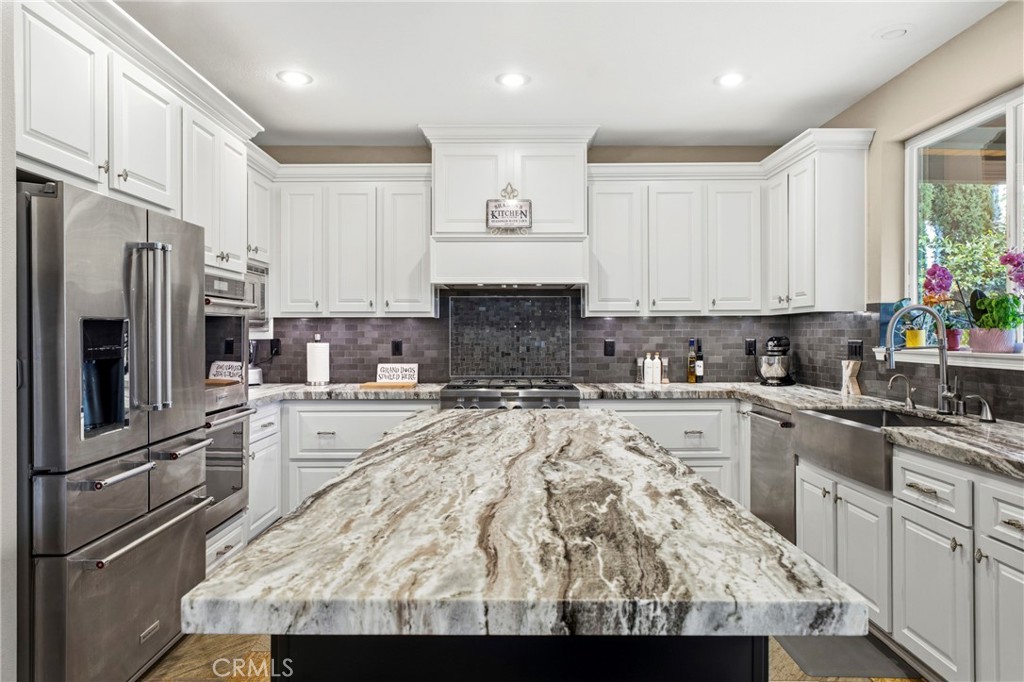 26004 Twain Place Stevenson Ranch, CA 91381 - Photo 12 of 44
