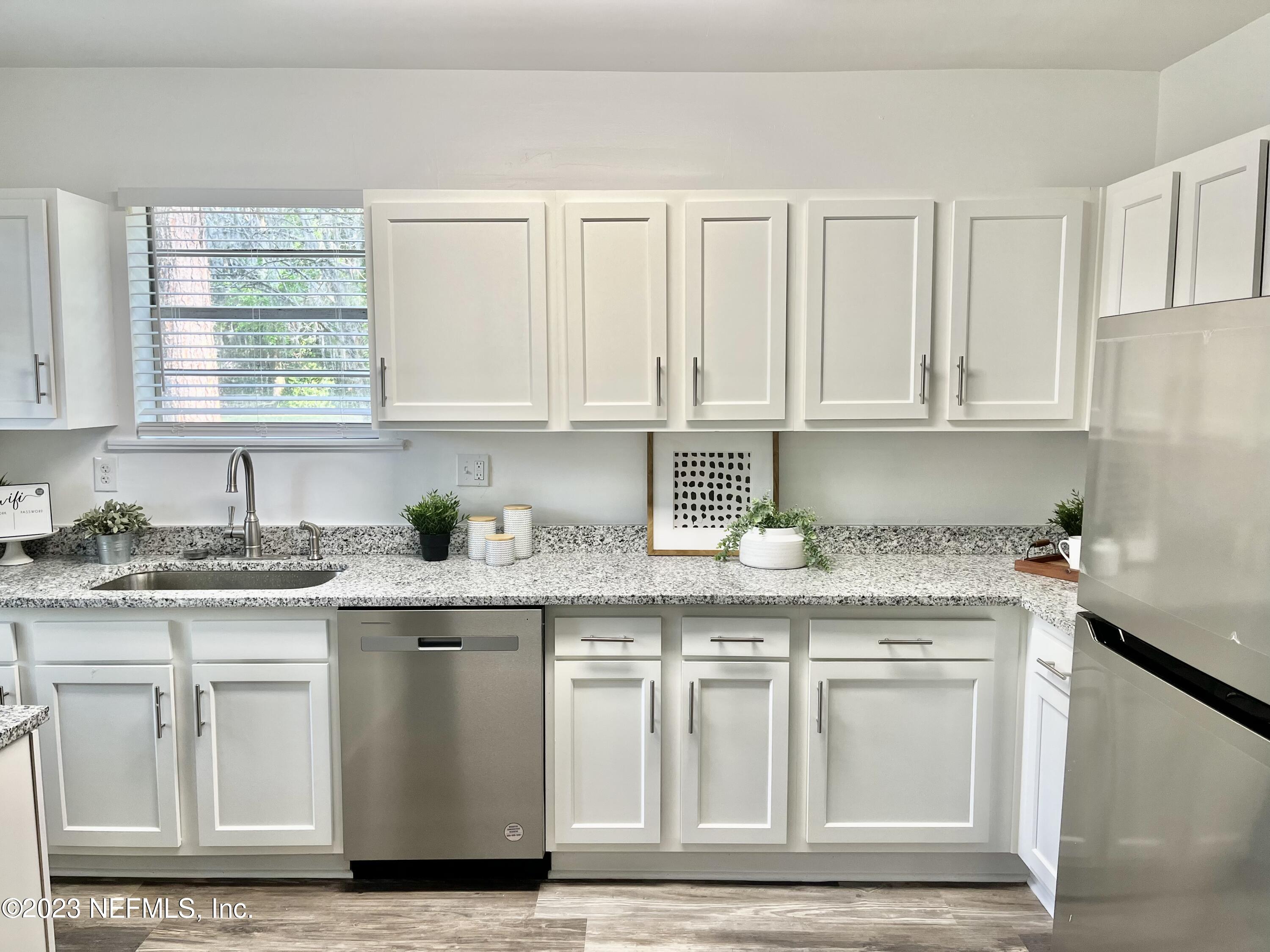 1885 E Road Jacksonville, FL 32216 - Photo 7 of 29 Kitchen