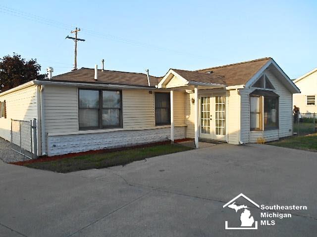 4453 East Dunbar Road Monroe, MI 48161 - Photo 12 of 15 20427937-11.JPG