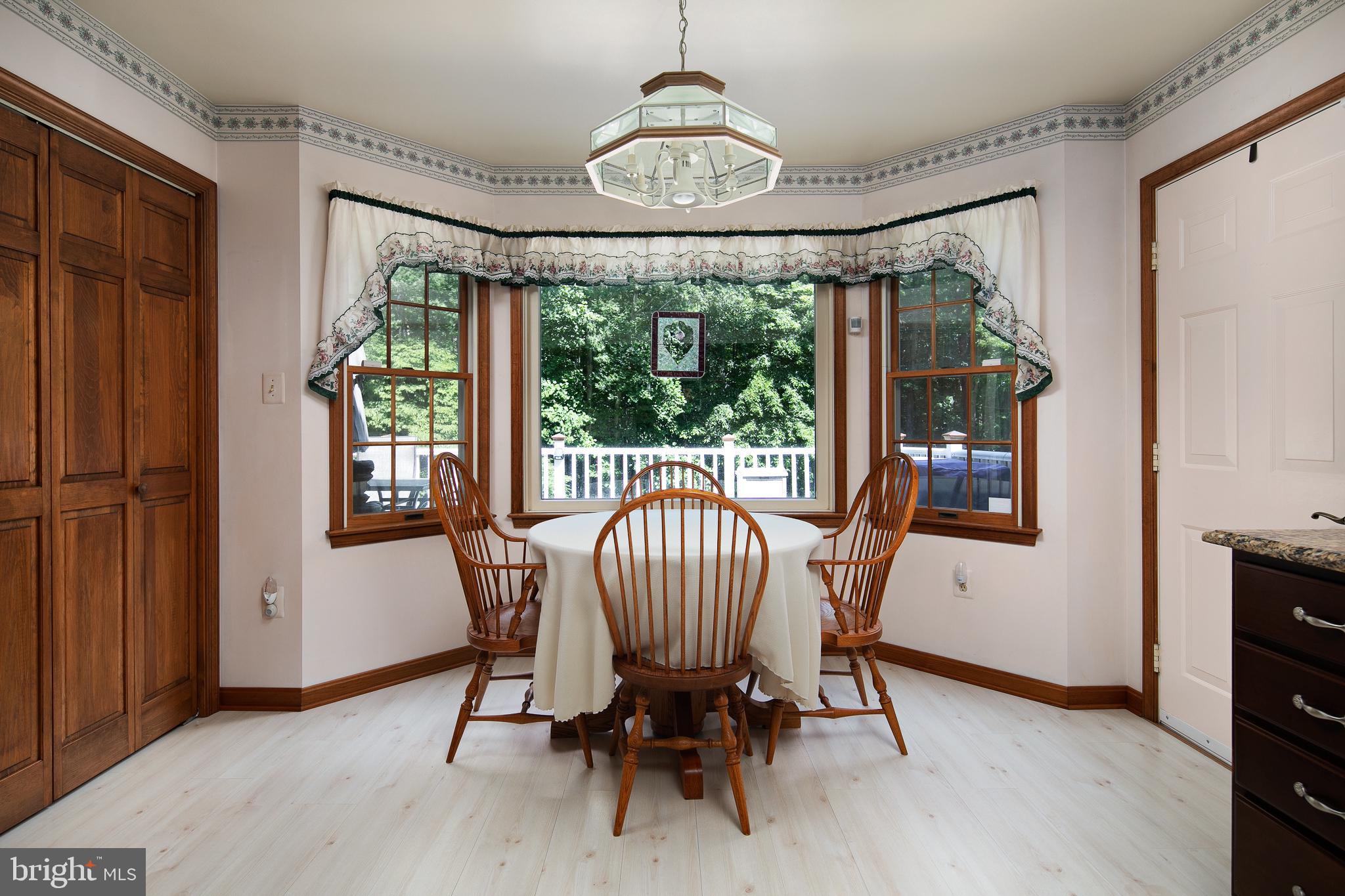 4287 Phoenix Road Bealeton, VA 22712 - Photo 23 of 41 Breakfast nook with Pergo flooring.