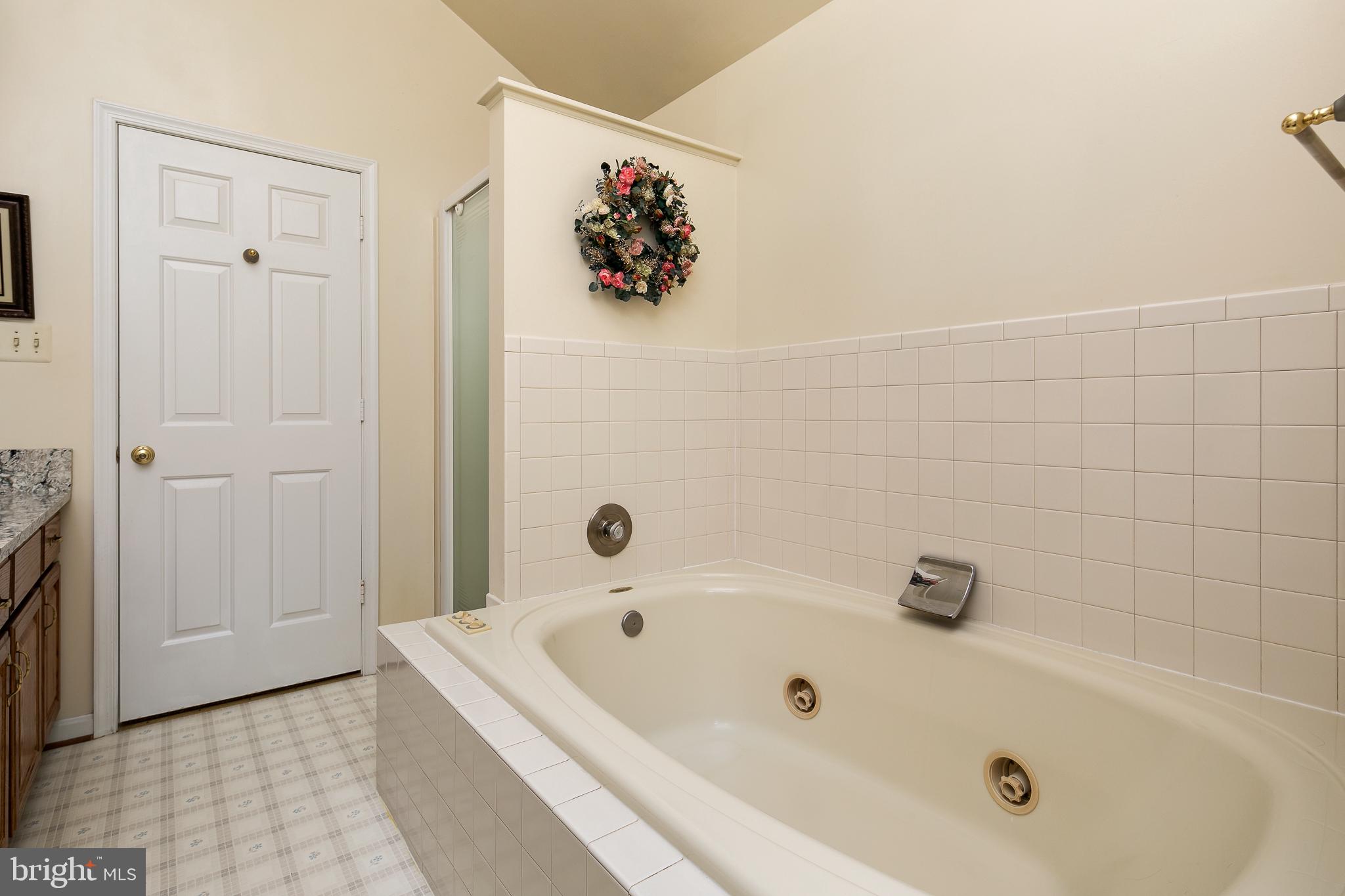 4287 Phoenix Road Bealeton, VA 22712 - Photo 34 of 41 Master Bath