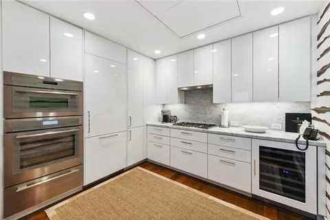 $1,295,000 | 2 Canal Street, Unit 1901, New Orleans, LA 70130