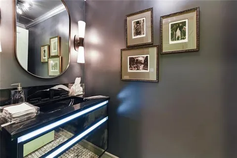 $1,295,000 | 2 Canal Street, Unit 1901, New Orleans, LA 70130