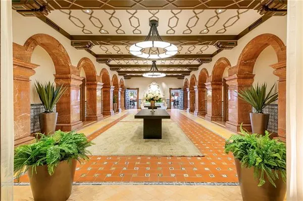 $1,295,000 | 2 Canal Street, Unit 1901, New Orleans, LA 70130