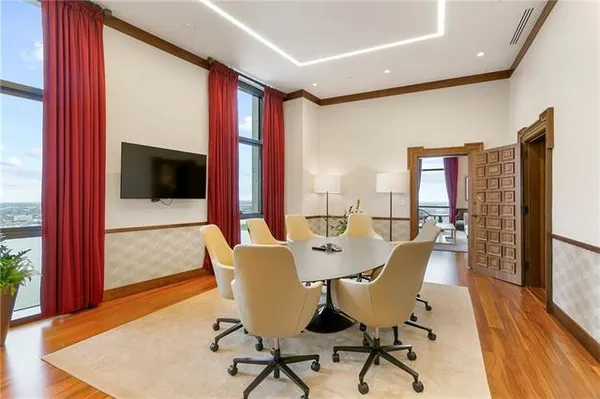 $1,295,000 | 2 Canal Street, Unit 1901, New Orleans, LA 70130