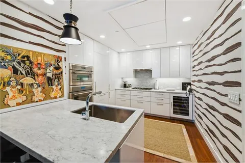 $1,295,000 | 2 Canal Street, Unit 1901, New Orleans, LA 70130