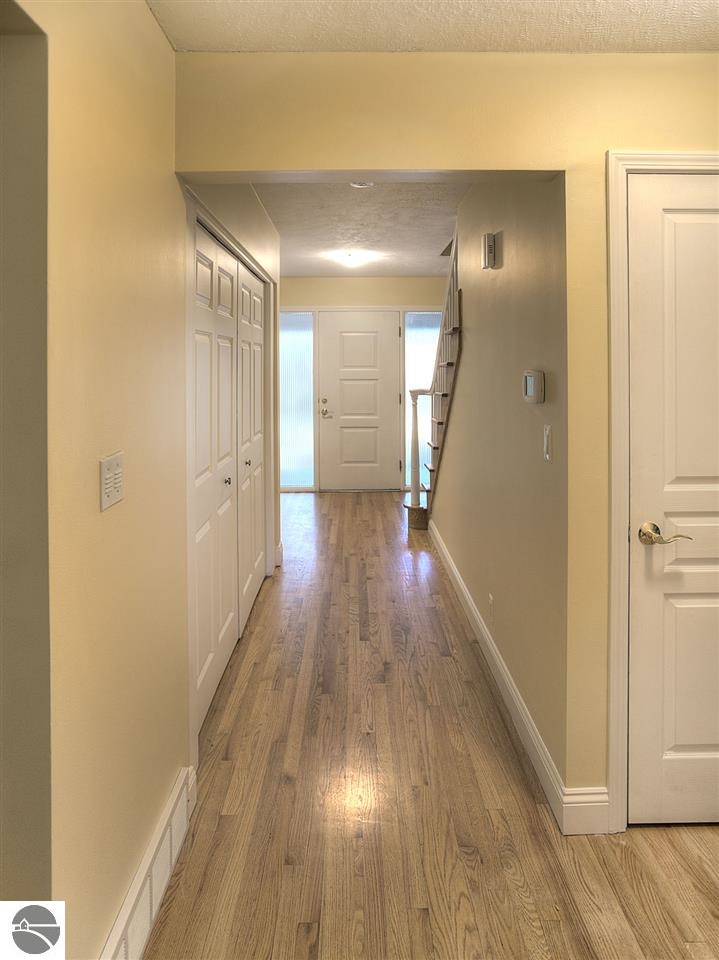 618 Bloomfield Road Traverse City, MI 49686 - Photo 11 of 32 1776517-10.JPG