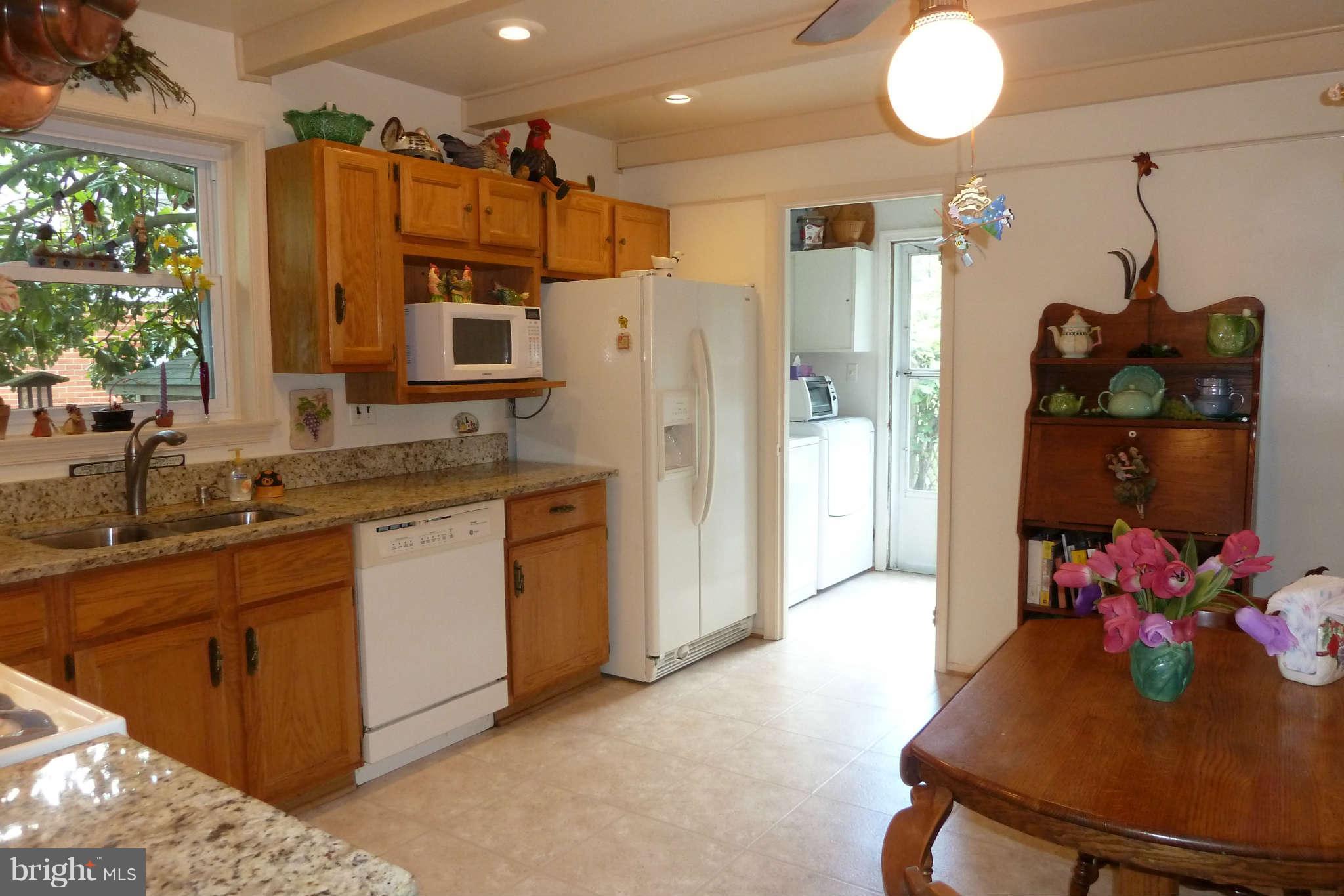 4104 Sir Walter Road Olney, MD 20832 - Photo 11 of 30 Kitchen