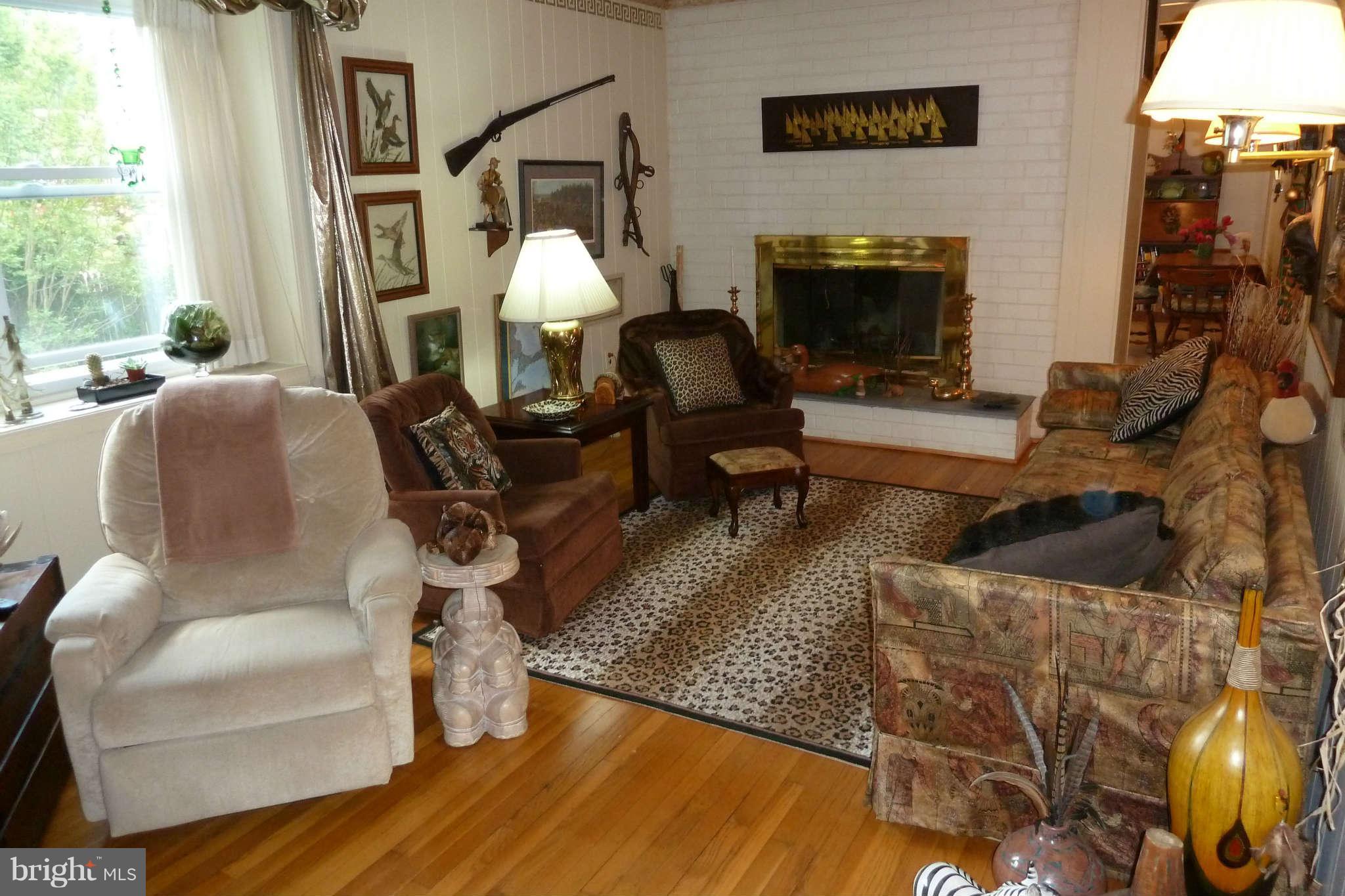 4104 Sir Walter Road Olney, MD 20832 - Photo 13 of 30 Family Room