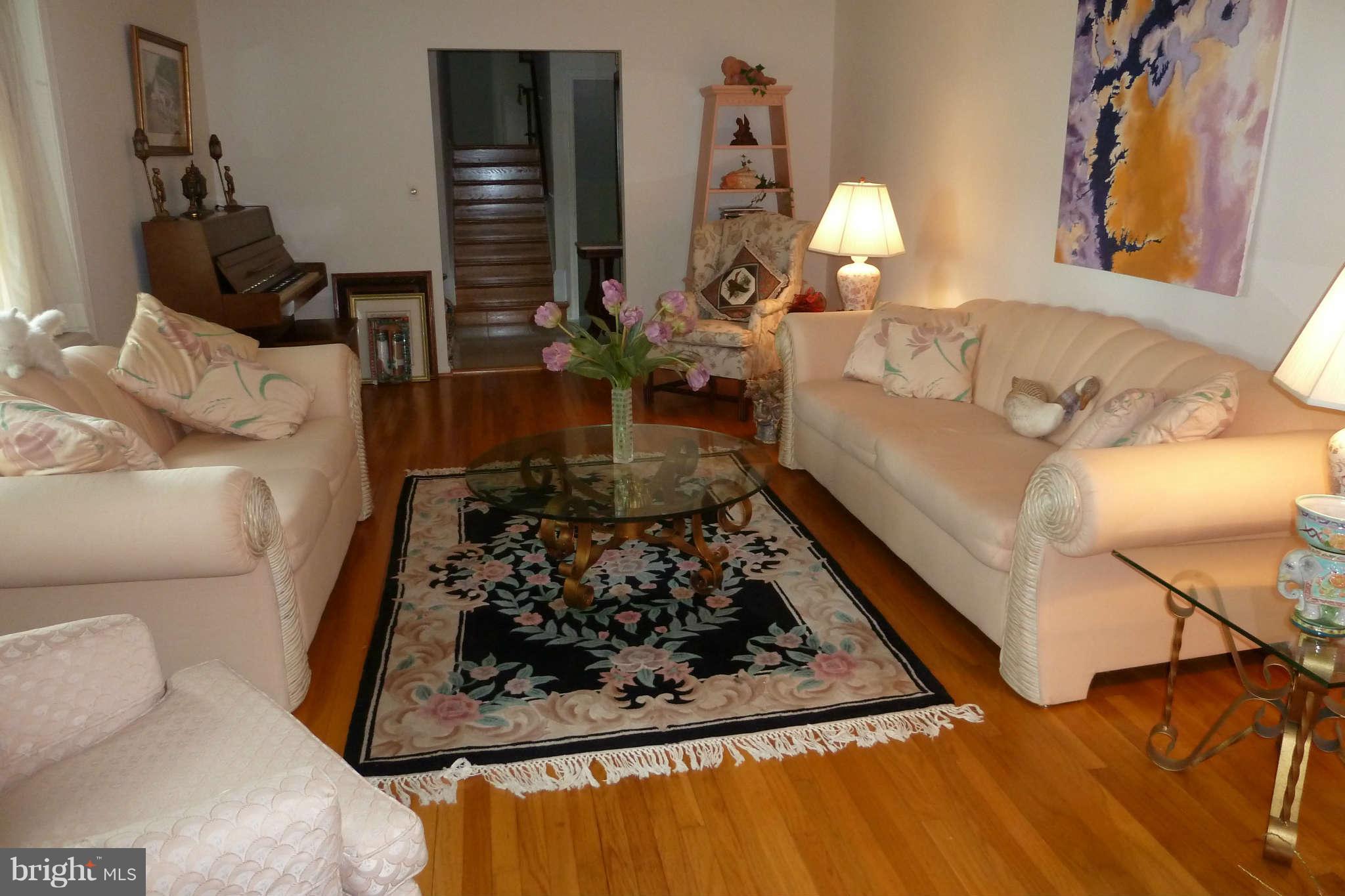 4104 Sir Walter Road Olney, MD 20832 - Photo 7 of 30 Living Room