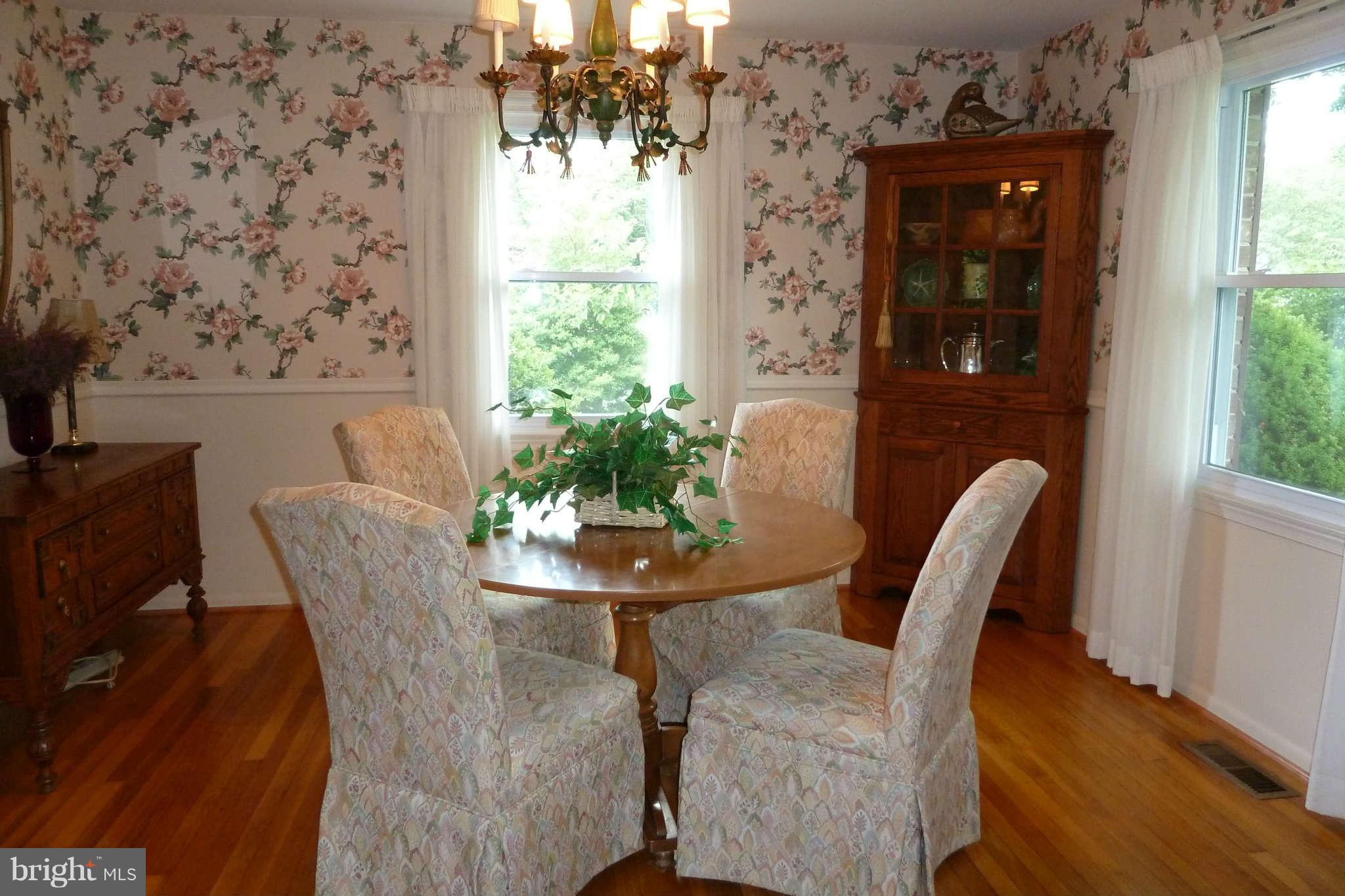 4104 Sir Walter Road Olney, MD 20832 - Photo 8 of 30 Dining Room