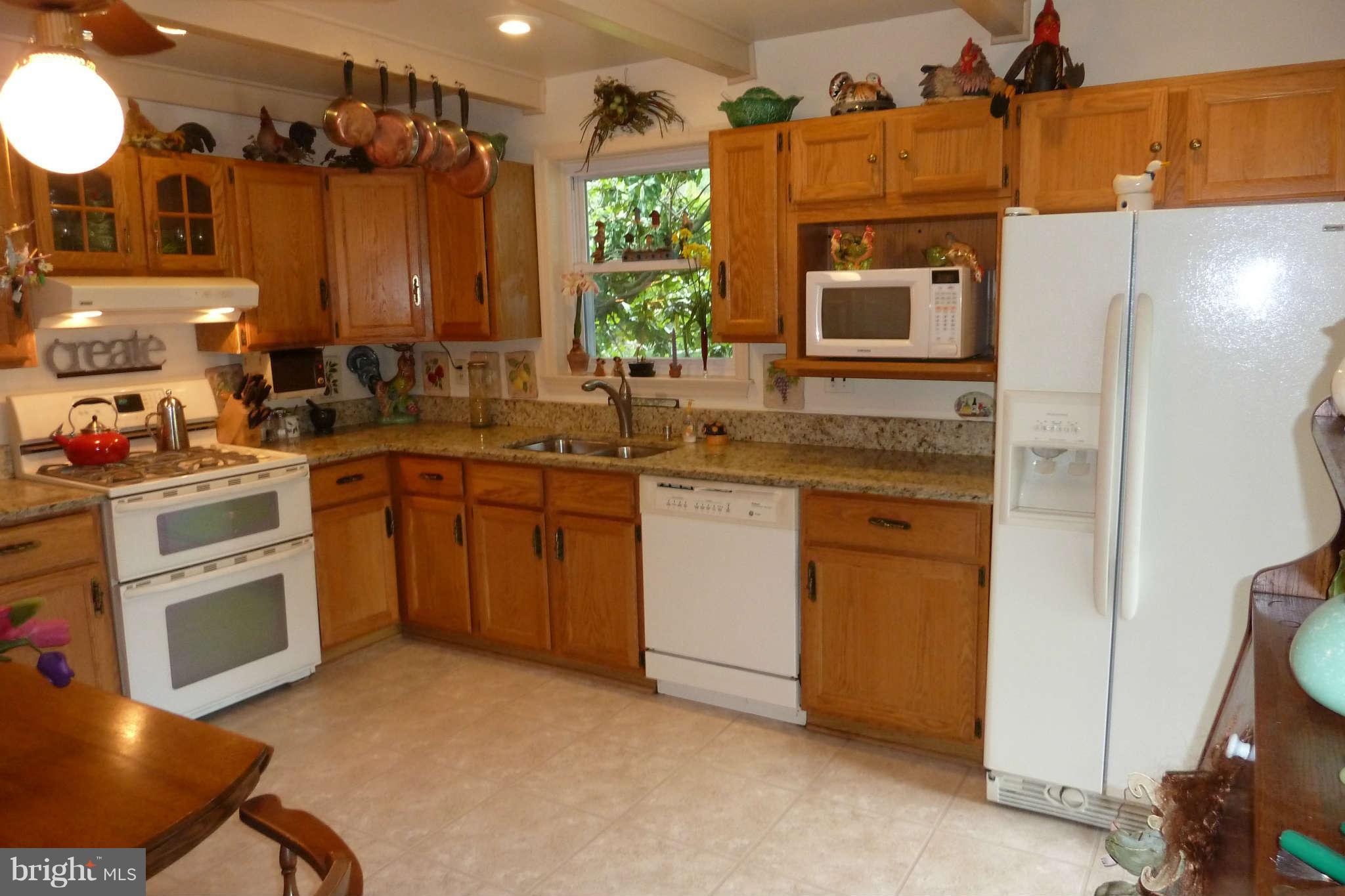 4104 Sir Walter Road Olney, MD 20832 - Photo 10 of 30 Kitchen
