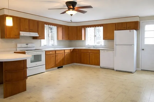 $490,000 | 31 Montana Drive, Holden, MA 01520