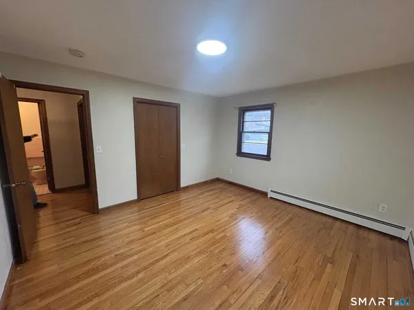 $3,250 | 16 Raymond Road, Woodbridge, CT 06525