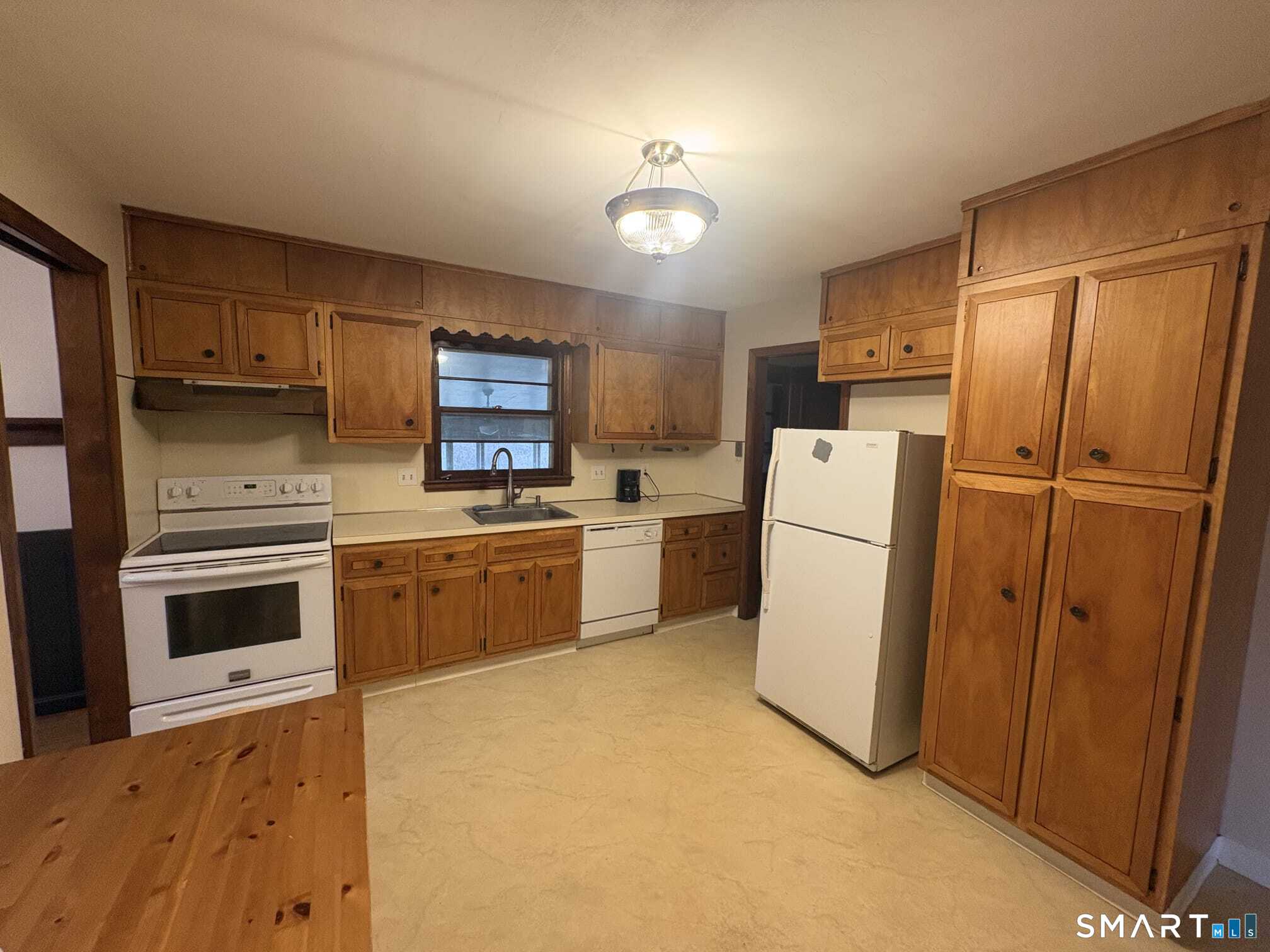 16 Raymond Road Woodbridge, CT 06525 - Photo 19 of 24