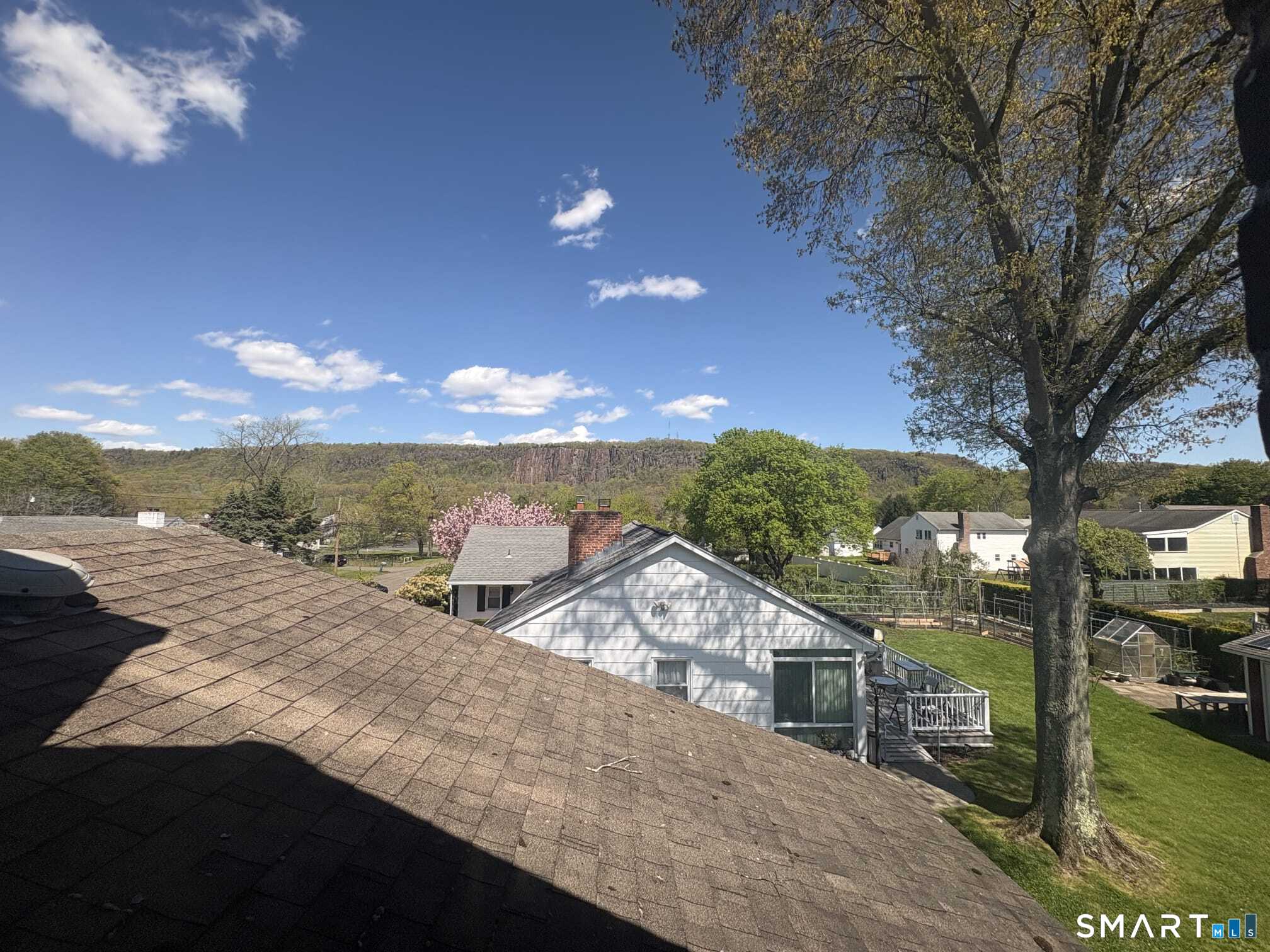16 Raymond Road Woodbridge, CT 06525 - Photo 24 of 24