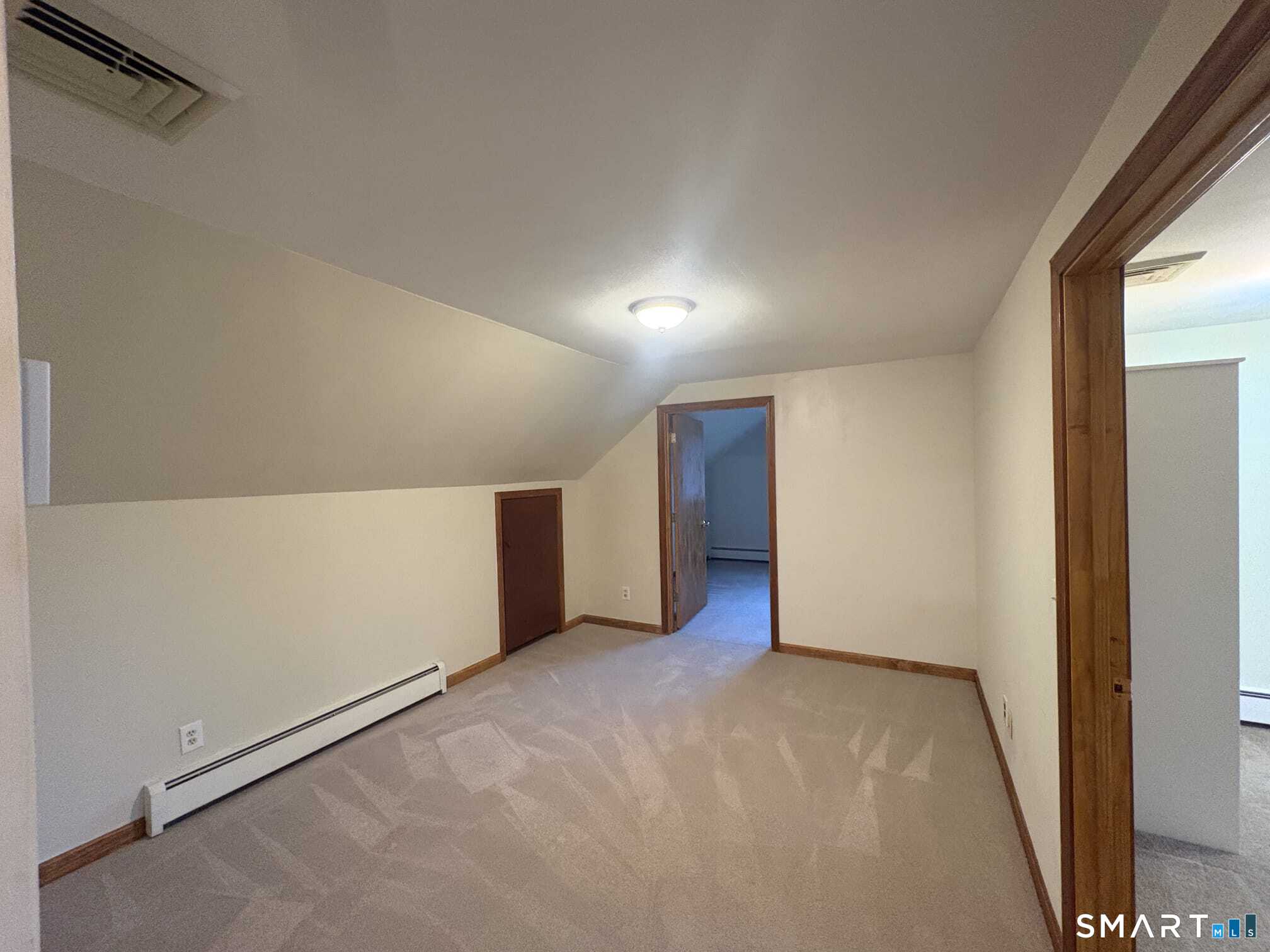 16 Raymond Road Woodbridge, CT 06525 - Photo 4 of 24