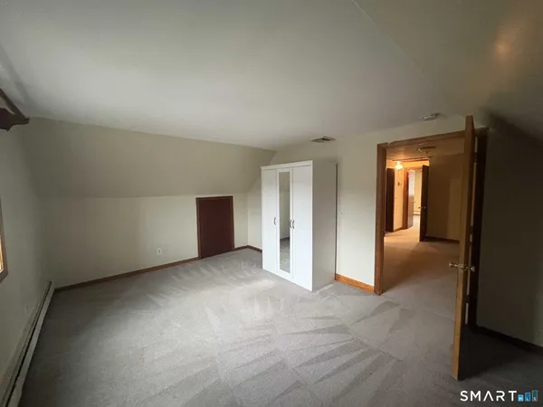 $3,250 | 16 Raymond Road, Woodbridge, CT 06525