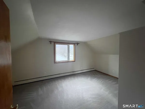 $3,250 | 16 Raymond Road, Woodbridge, CT 06525