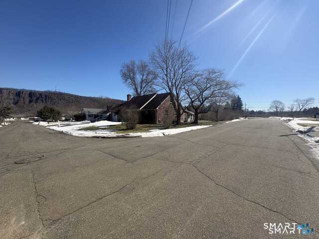 16 Raymond Road Woodbridge, CT 06525 - Photo 7 of 13
