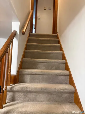 $3,250 | 16 Raymond Road, Woodbridge, CT 06525