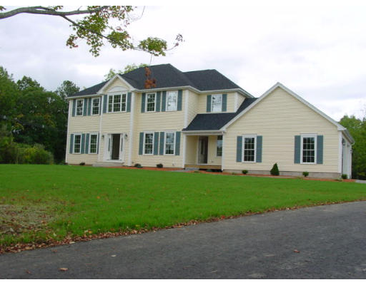 16 Wallace Road Sturbridge, MA 01566 - Photo 1 of 7 Gallery Image 1