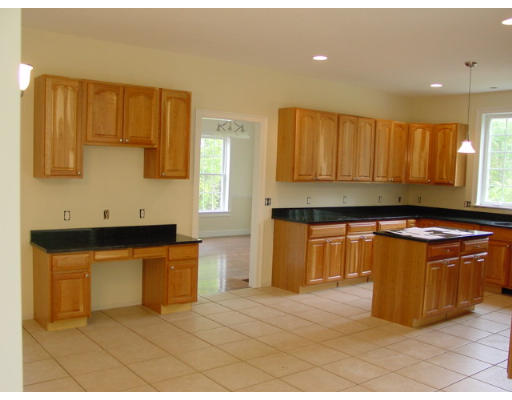 16 Wallace Road Sturbridge, MA 01566 - Photo 2 of 7 Gallery Image 2