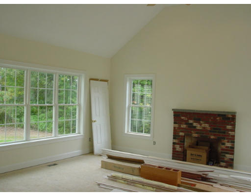 16 Wallace Road Sturbridge, MA 01566 - Photo 3 of 7 Gallery Image 3