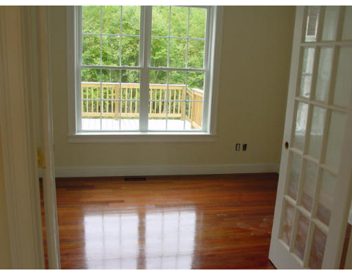16 Wallace Road Sturbridge, MA 01566 - Photo 6 of 7 Gallery Image 6