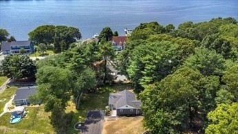 4 Ridge Street Berkley, MA 02779 - Photo 4 of 31 Gallery Image 4
