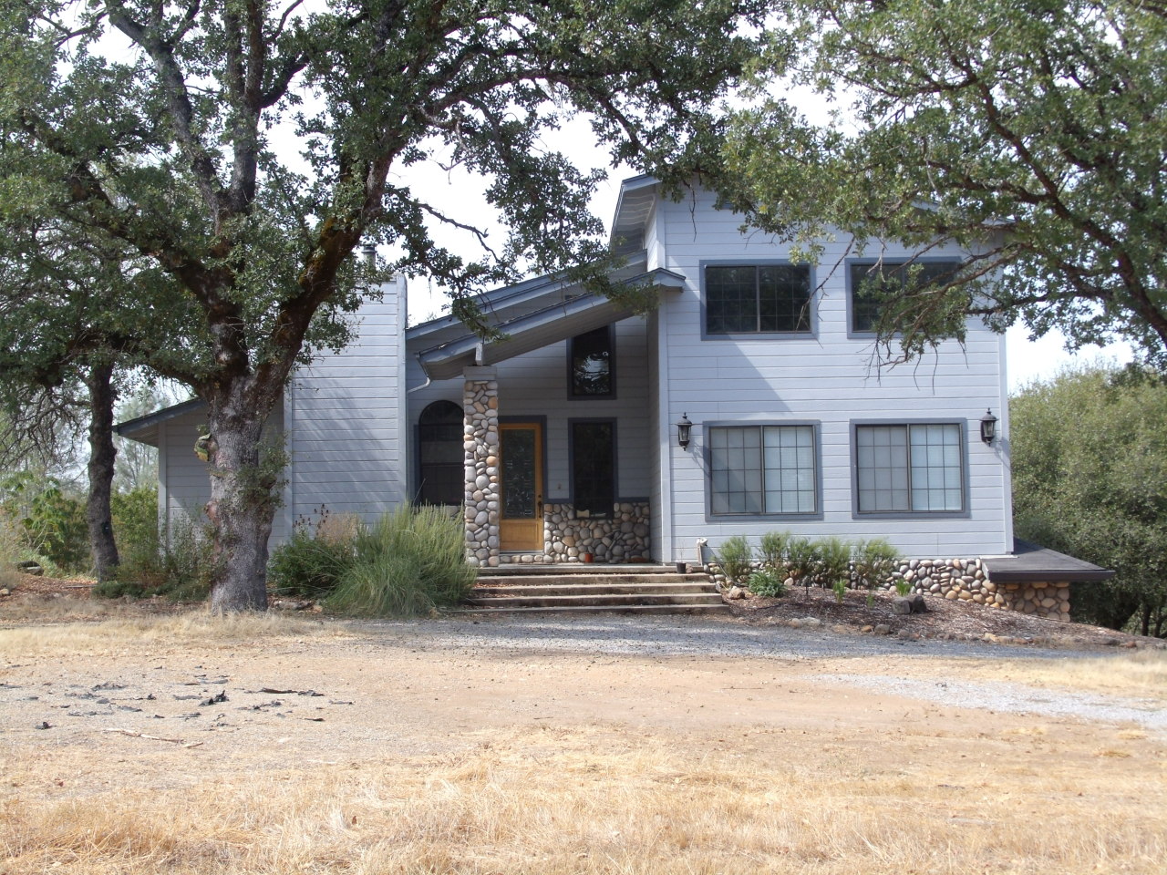 10407 Ryan Hill Road Redding, CA 96003 - Photo 1 of 25 Front of House