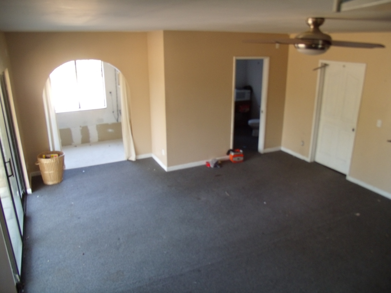 10407 Ryan Hill Road Redding, CA 96003 - Photo 18 of 25 Daylight Basement Room