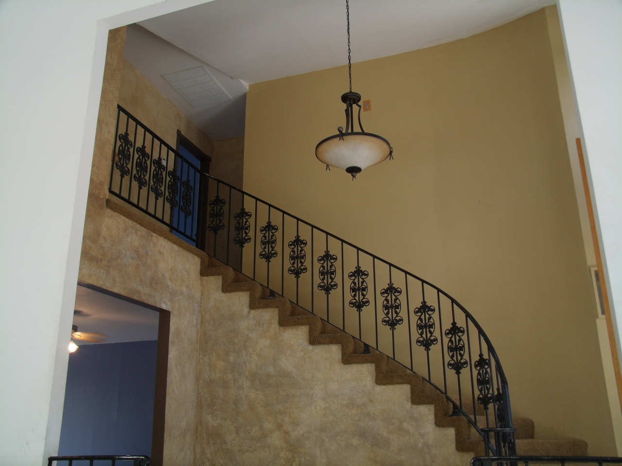 10407 Ryan Hill Road Redding, CA 96003 - Photo 3 of 25 Staircase