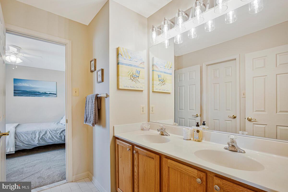 11617 Philadelphia Road White Marsh, MD 21162 - Photo 39 of 63 Jack and Jill bathroom