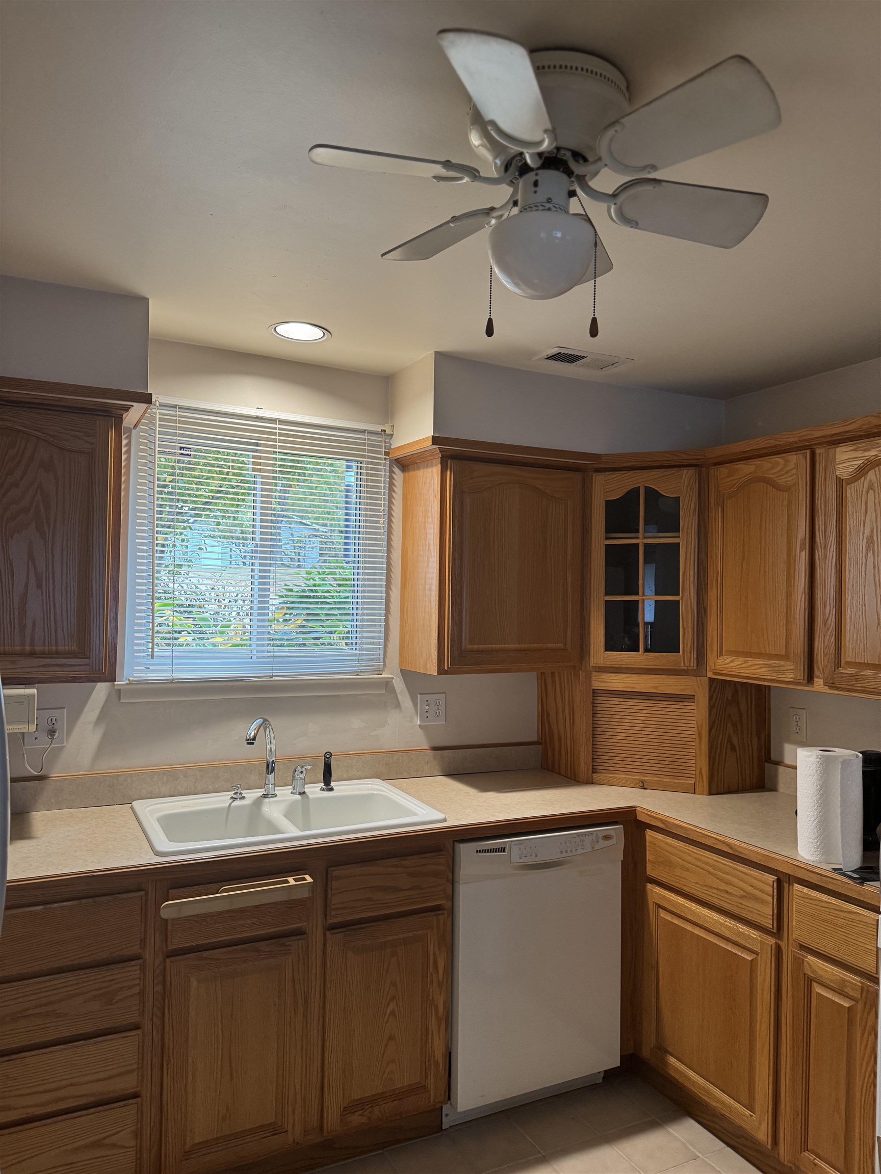 11030 White Lake Road Fenton, MI 48430 - Photo 8 of 39