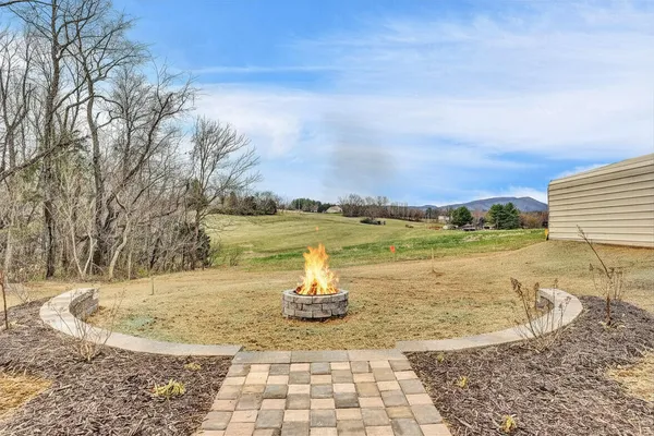 $699,950 | 68 Hill Drive, Fincastle, VA 24090