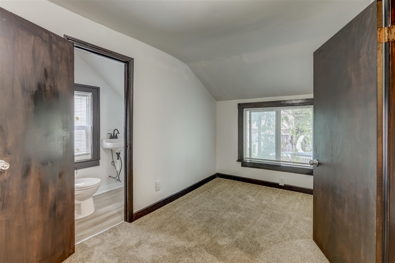 7006 Toepfer Road, Unit : UPPER Warren, MI 48091 - Photo 11 of 13