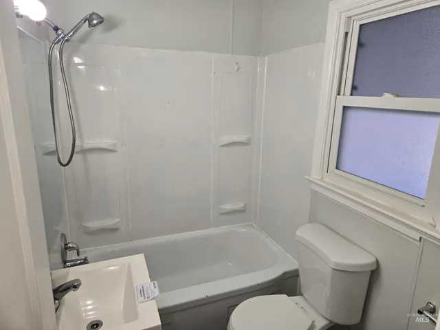 $229,000 | 328 East Ave D, Jerome, ID 83338