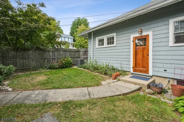 $3,600 | 2 Oxford Terrace, West Orange, NJ 07052