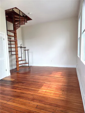 $2,400 | 32 Farewell Street, Unit 4, Newport, RI 02840