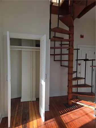 $2,400 | 32 Farewell Street, Unit 4, Newport, RI 02840