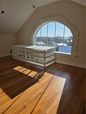 $2,400 | 32 Farewell Street, Unit 4, Newport, RI 02840