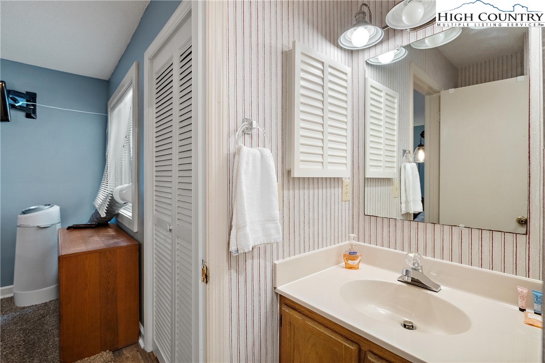 301 Pinnacle Inn Road, Unit 4212 Beech Mountain, NC 28604 - Photo 18 of 30