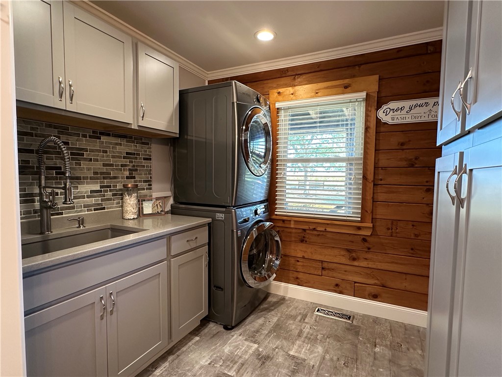 4286 State Street Geneva, NY 14456 - Photo 14 of 26