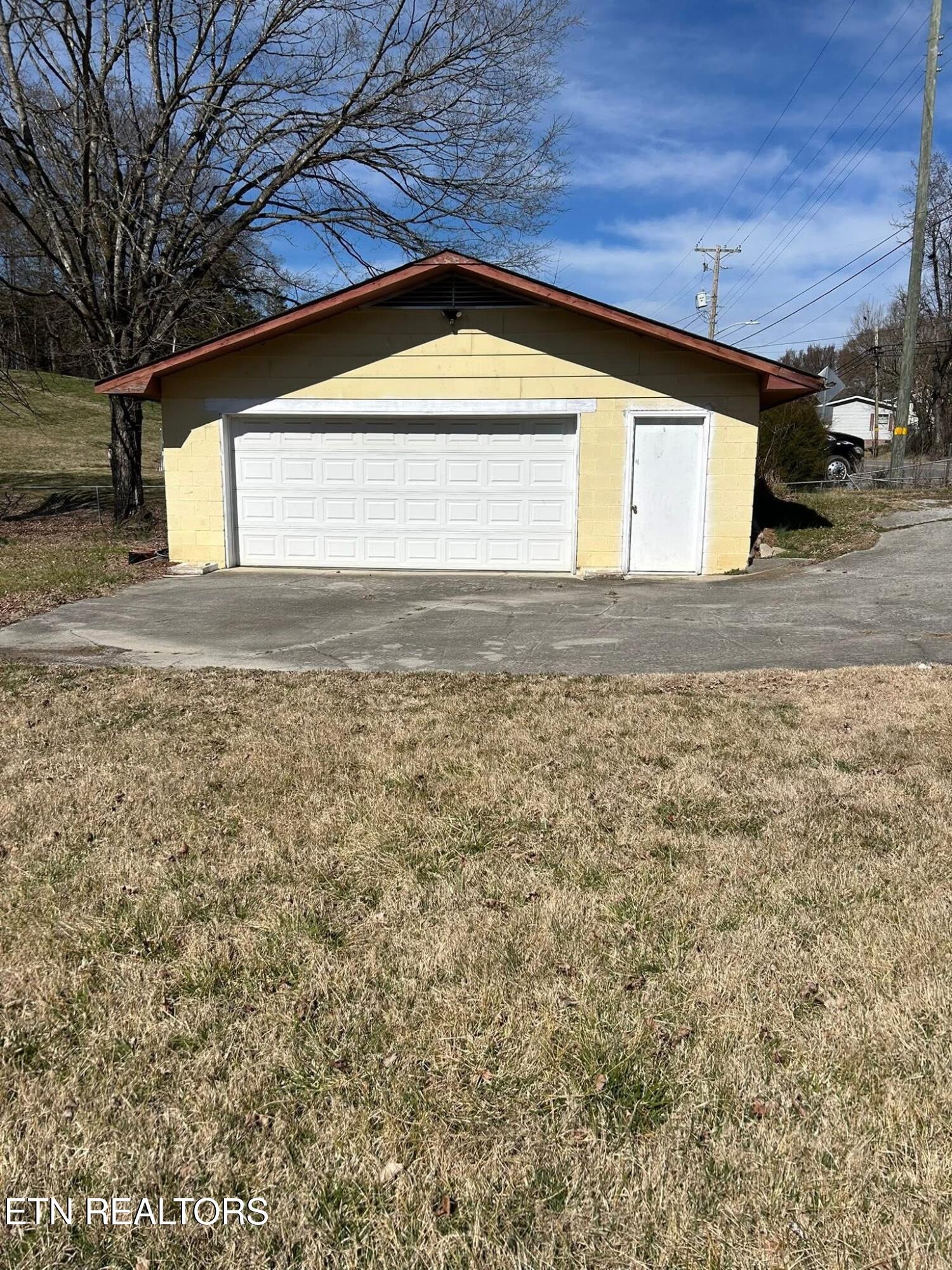 3528 Highway 61 Luttrell, TN 37779 - Photo 8 of 26 IMG_3776