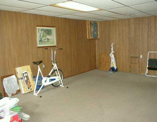 13 Tanager Drive McKees Rocks, PA 15136 - Photo 5 of 7 Den/Family/Great Room.