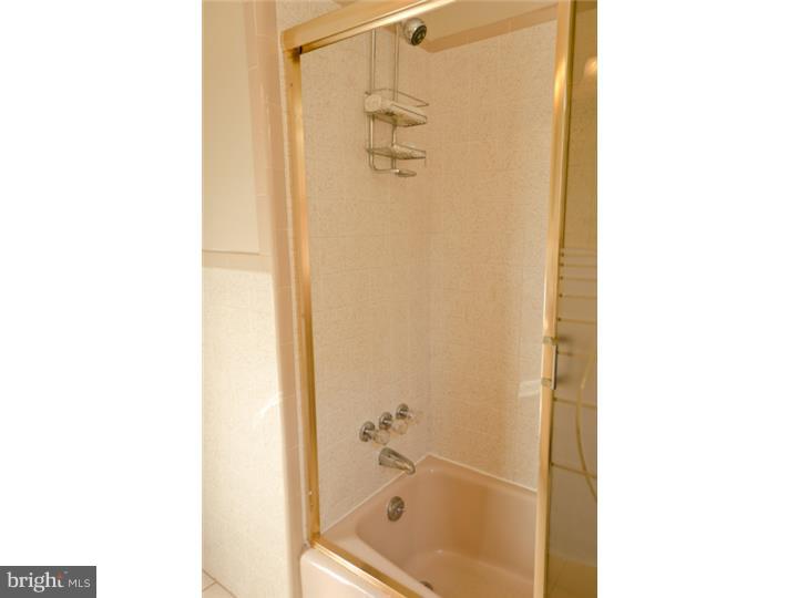 4 Edgewood Road Wilmington, DE 19803 - Photo 24 of 25 Bathroom