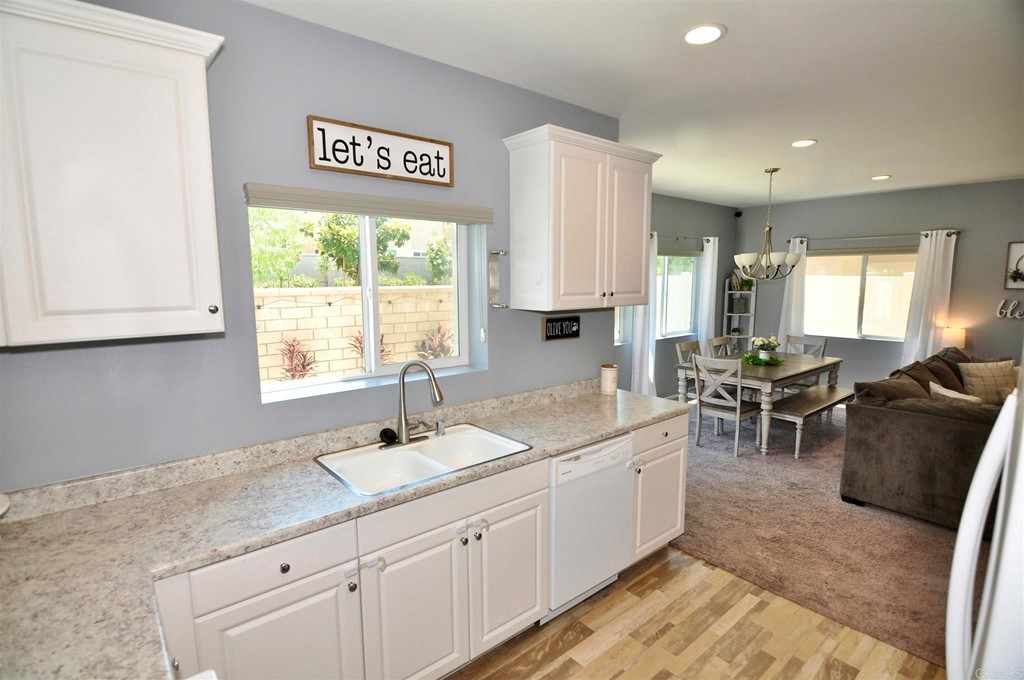 271 Dun Blazer Way Fallbrook, CA 92028 - Photo 12 of 34