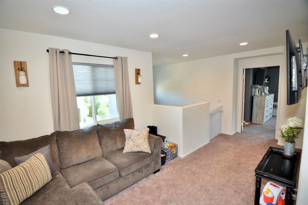 271 Dun Blazer Way Fallbrook, CA 92028 - Photo 19 of 34