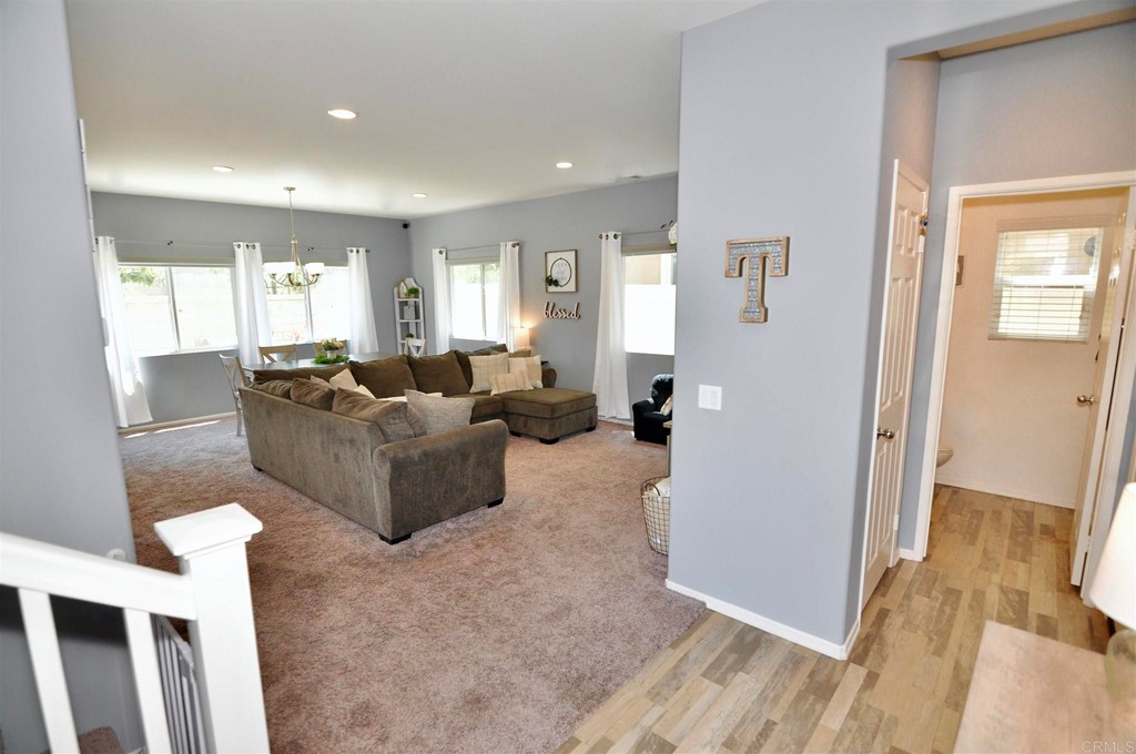 271 Dun Blazer Way Fallbrook, CA 92028 - Photo 4 of 34